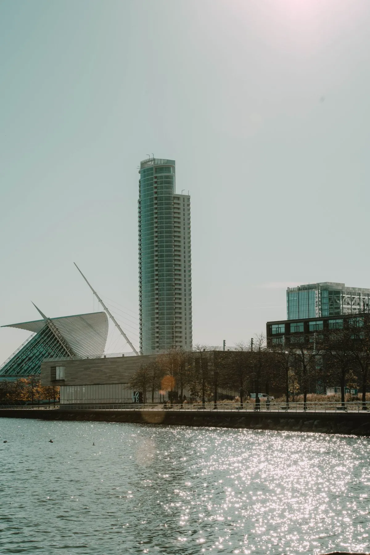 Milwaukee Art Museum and waterfront buildings beside Lake Michigan